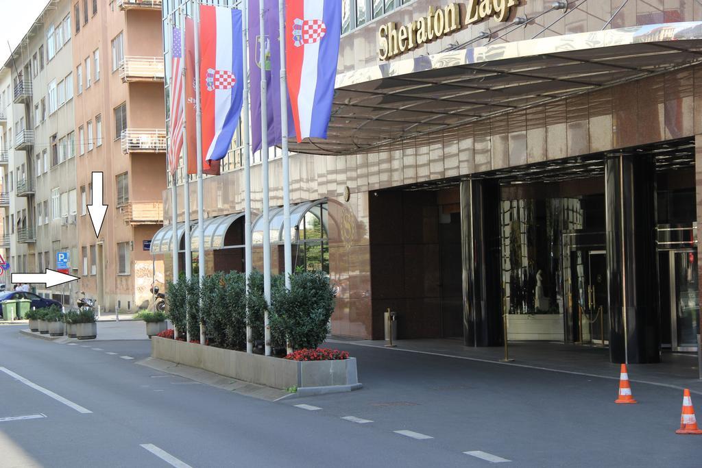 Apartment Orange Purple Blue Zagreb Rum bild